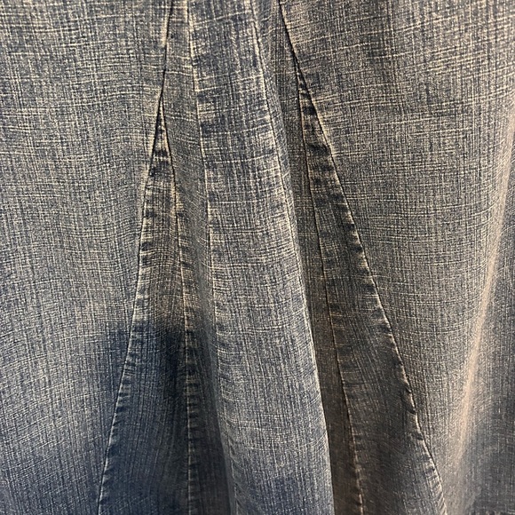 NWOT Baccini Maxi Raw Hem Women’s Jean Skirt w Pockets

Size 8

NWOT - Picture 3 of 9